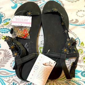 RAINBOW SANDAL Delilah - Black Toe Loop Side Flower Strap Ankle Buckle